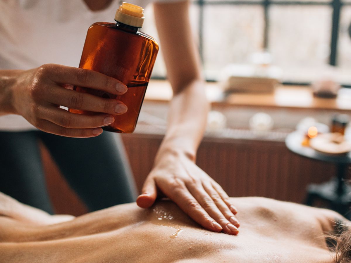 Massage relaxant aux huiles essentielles